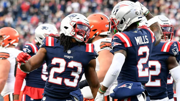 New England Patriots S Kyle Dugger (23) and CB Jalen Mills (2)